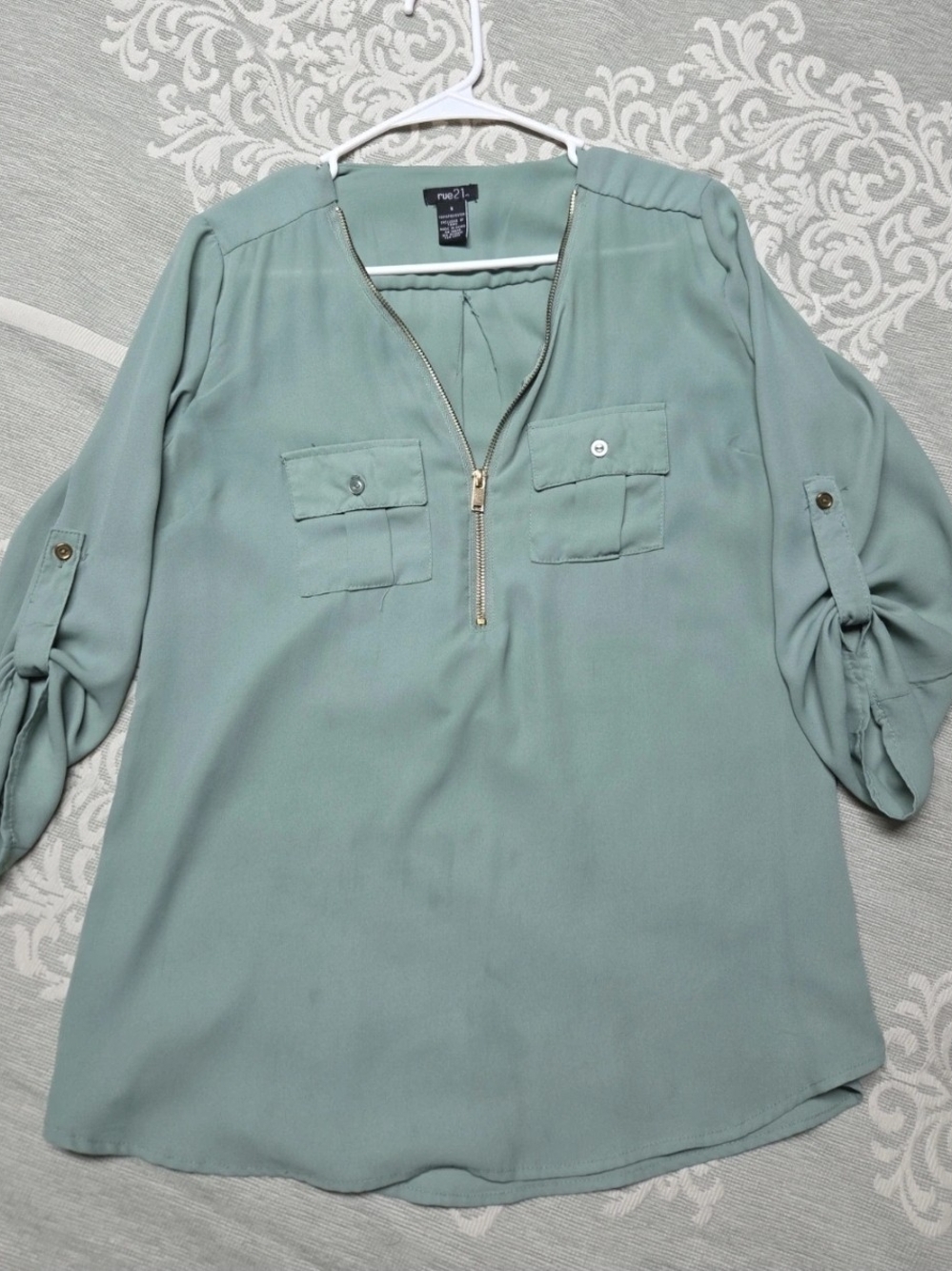 Rue21 Mint Green Zip-Pocket Roll-Sleeve Blouse